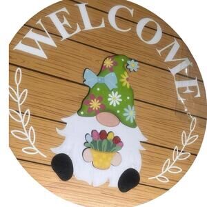Gnome Welcome Wooden Sign w/15 Interchangeable Hats and Hands Designs